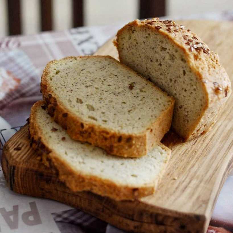 Хлеб из муки псиллиума рецепт. Миндальный хлеб. Хлеб из миндальной муки. Хлеб с миндальной мукой. Хлеб безглютеновый на миндальной муке.
