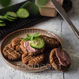 Лапша с арахисовой пастой и овощами